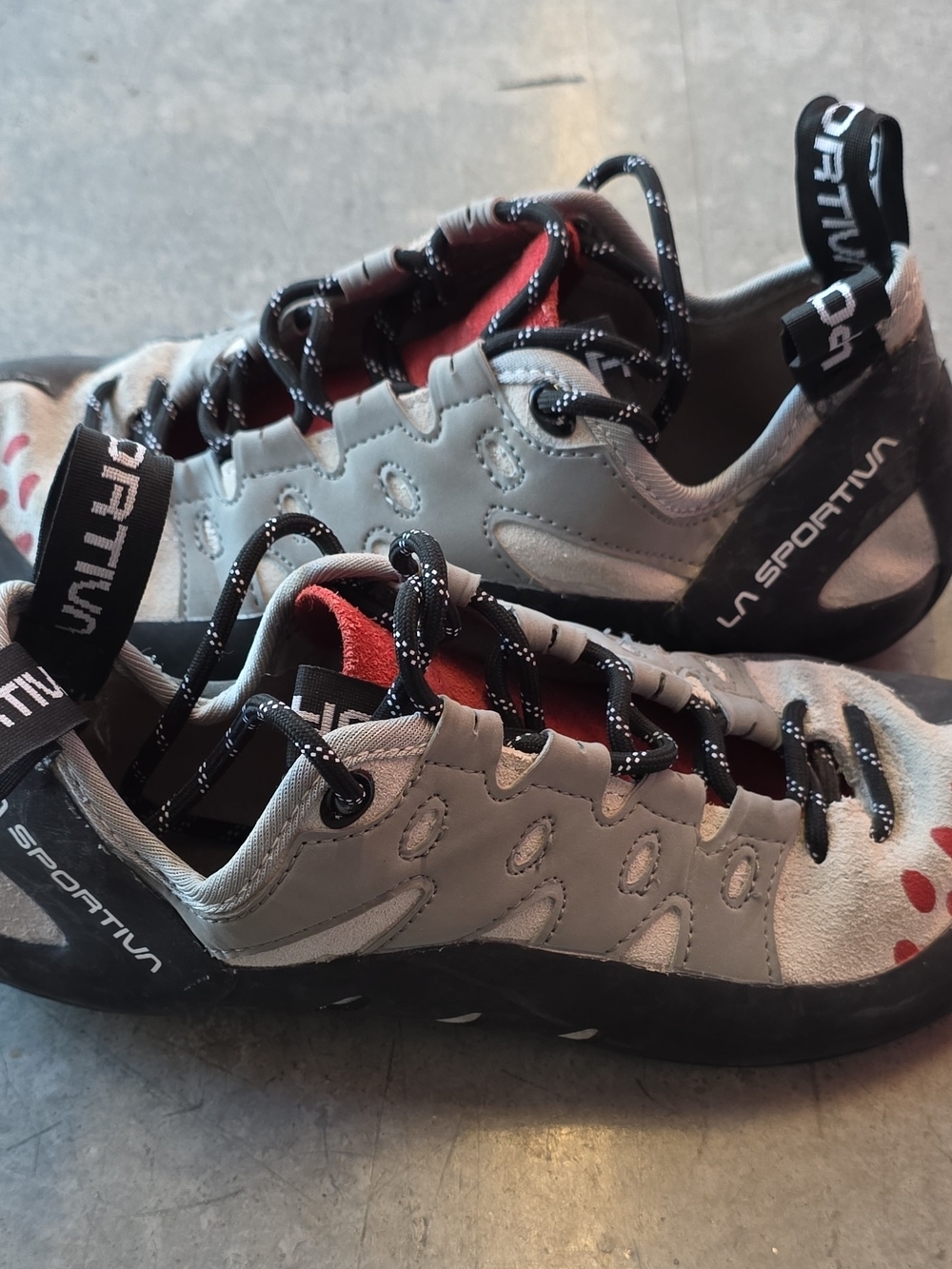 La Sportiva Men's Gray and Black Climbing Shoes - Durable Performance